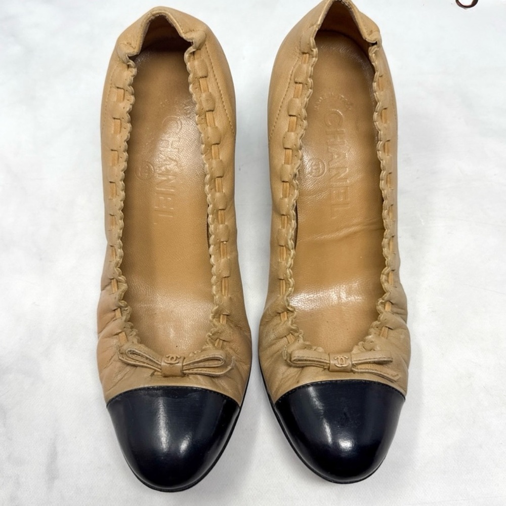 CHANEL CC CoCo Mark Bow Leather Low Mid Cap Toe Kitten Heal Tan and Black 35.5